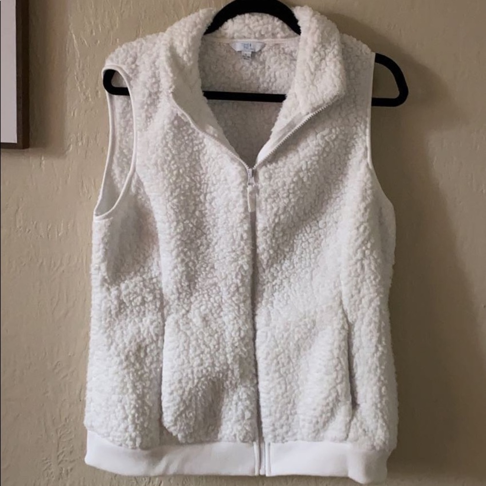 Time and Tru Large White Teddy Vest🧸